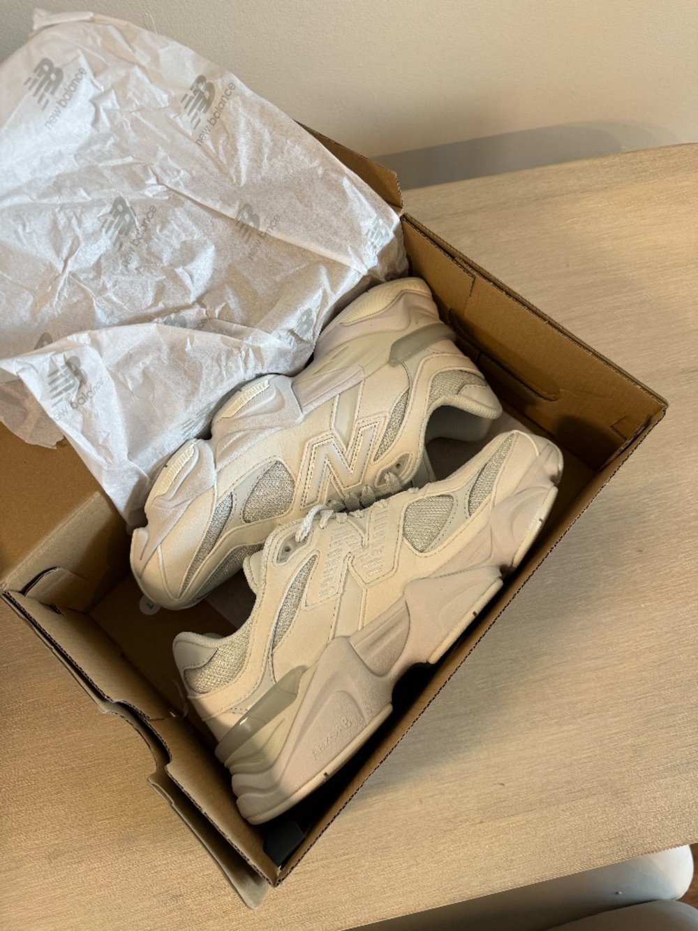 NWT New Balance 9060, Kids 6 / Women's 7.5 / Grey Grey